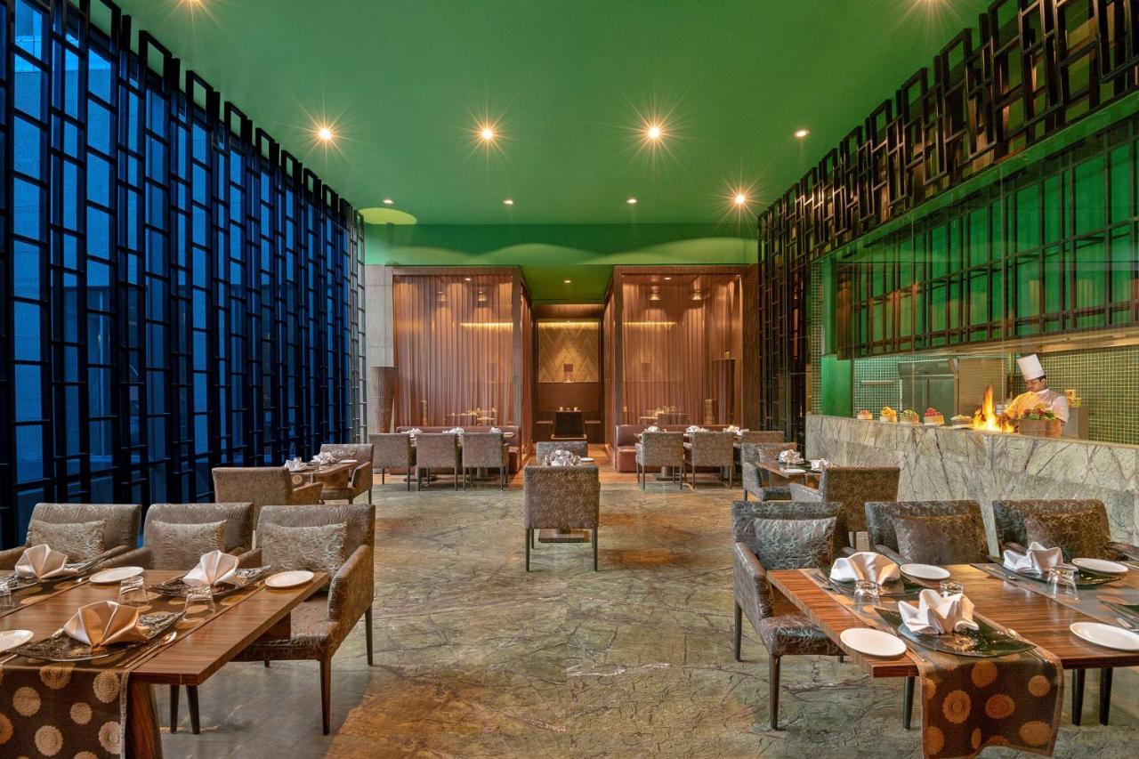 โรงแรมเรดิสัน บลู อมฤตสร อัมริตสา ภายนอก รูปภาพ The restaurant