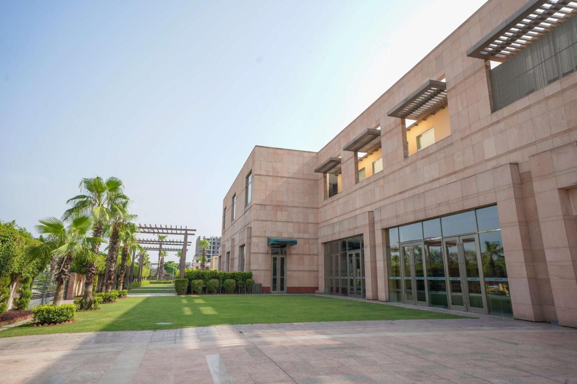 โรงแรมเรดิสัน บลู อมฤตสร อัมริตสา ภายนอก รูปภาพ Library